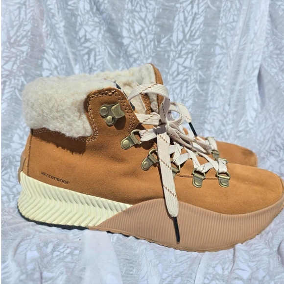Sorel Boots Out N About III Conquest WP Camel Brown/White NL4434-224 Womens 8 - Picture 1 of 5